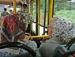 Бабушки в автобусе