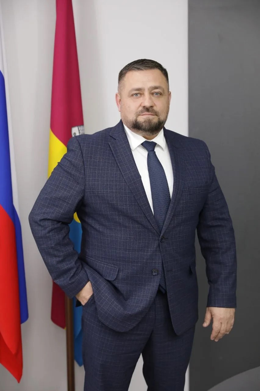 Сегодня свой день рождения отмечает Глава Васюринского сельского поселения Бутенко С.И.